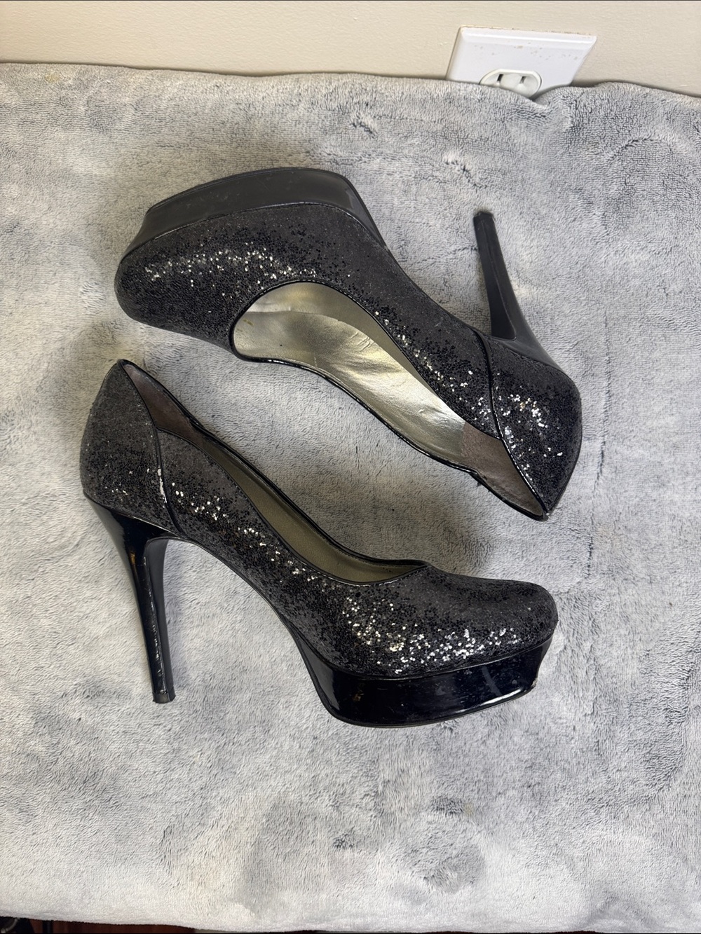 Guess Black Glitter Sparkly Platform Pumps Heels (Size 6.5)
